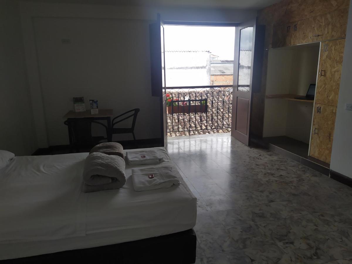 Les Balcons Hostel Попаян Екстериор снимка