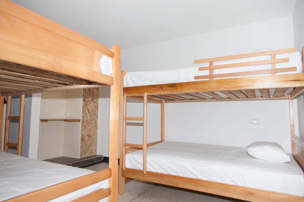 Les Balcons Hostel Попаян Екстериор снимка